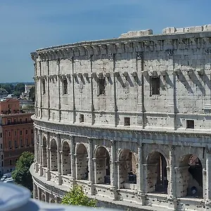 Colosseum Corner ** Roma